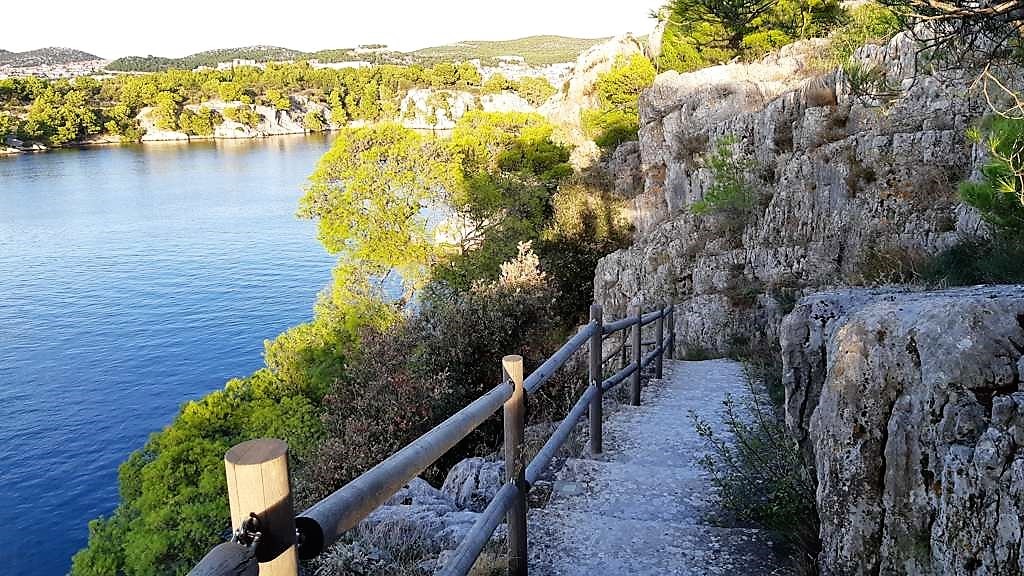 Kroatië | Doen in Šibenik: wandelen langs het kanaal van Sveti Ante