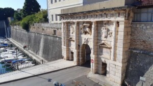 Stadwandeling Zadar - toegangspoort schiereiland