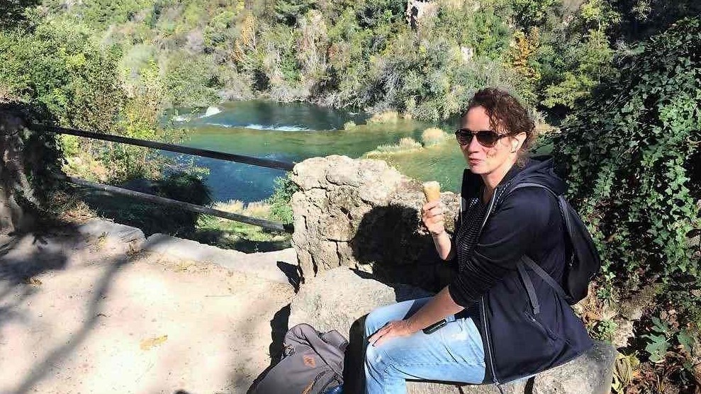 Krka watervallen - Kroatië - wandelvrouw