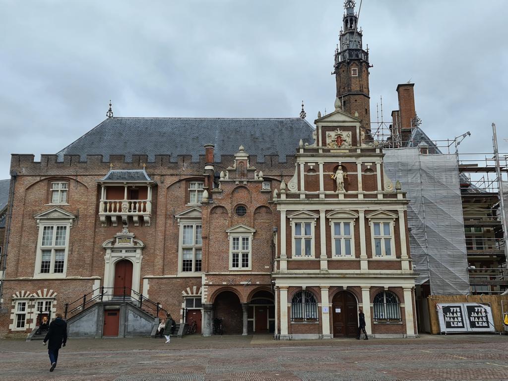 Wandelen in Haarlem stadhuis