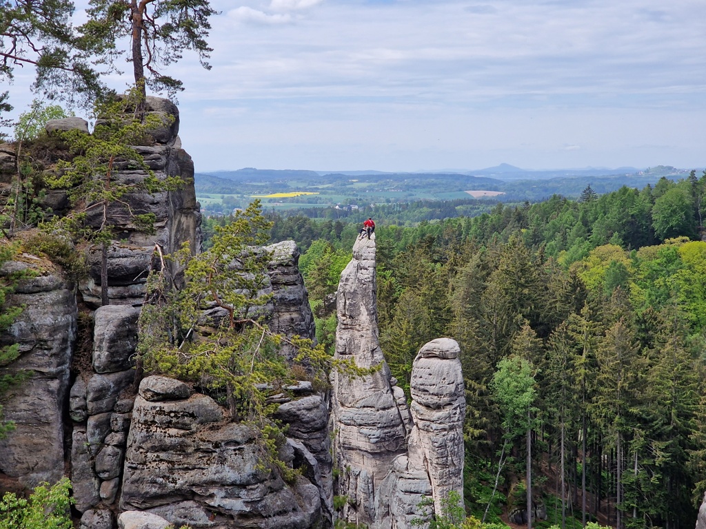 Uitzicht over de Prachov rotsen - Prachovské skály