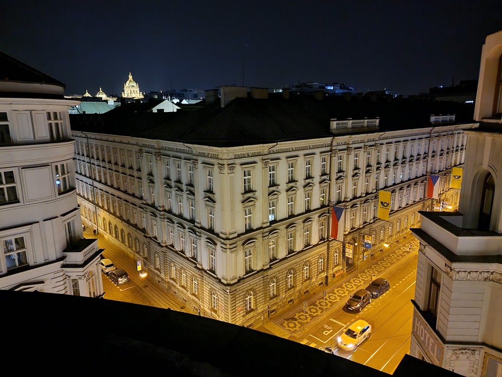 Uitzicht uit Hotel NYX in Praag.