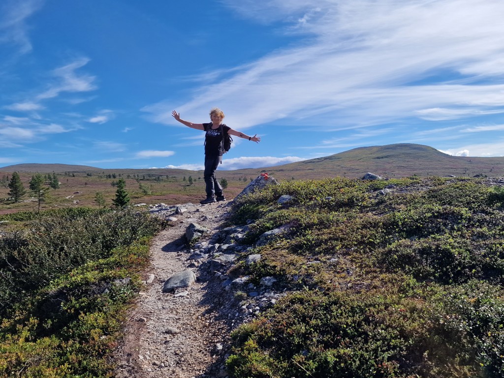 Wandelen in Långfjället over de weidse vlakte