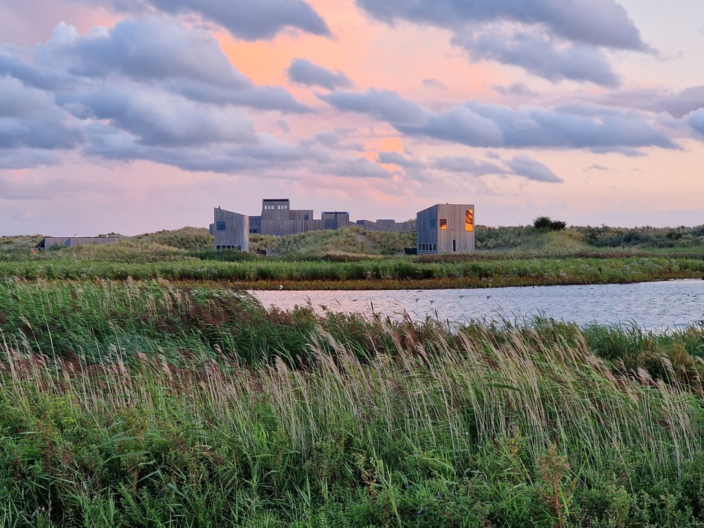 Avondlicht over Landal Marker Wadden huis