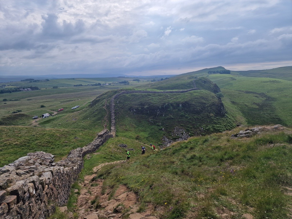 wandelen naar Sycamore Gap