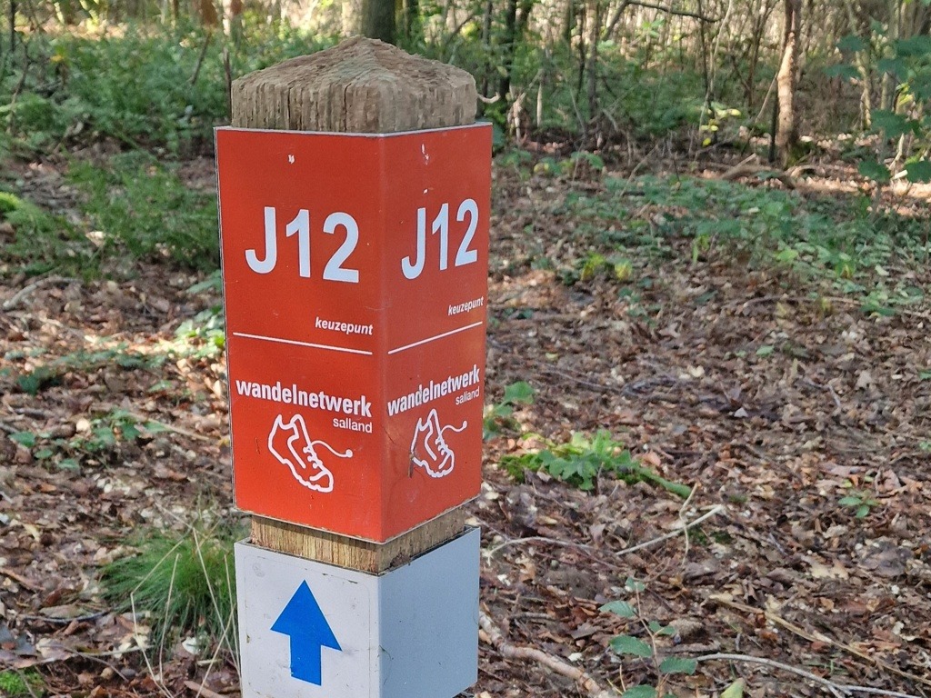 wandelnetwerk J12 paaltje Apenhuizen Wandelroute