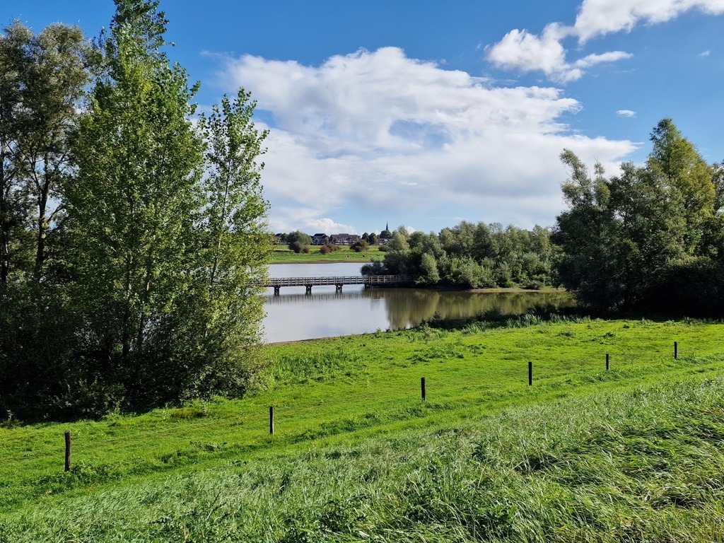 Hazepadwandeling De Ossenwaard bij de uiterwaarden van de IJssel