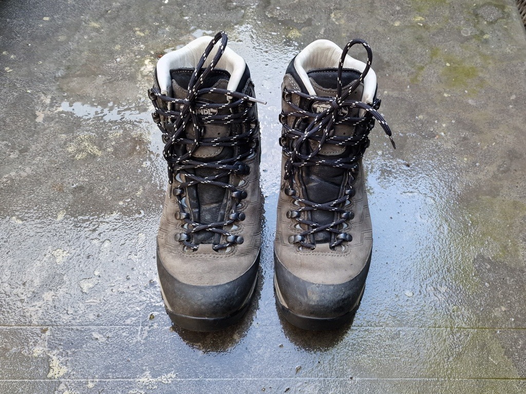 wandelschoenen veteren, raamrijgen