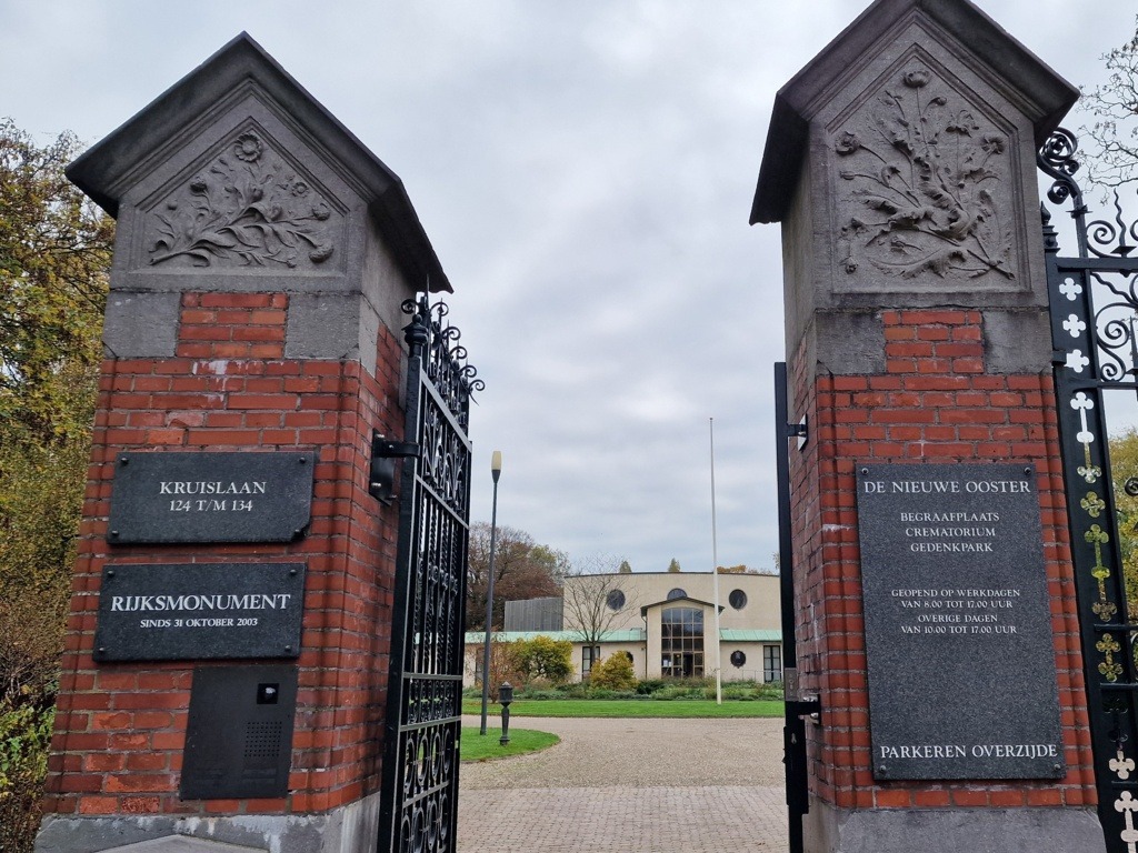 Oosterbegraafplaats - Nieuwe Ooster - toegangspoort