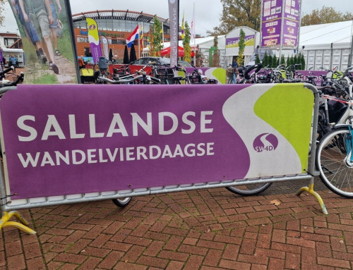 De Sallandse Wandelvierdaagse 2024 dag 1: Sfeer proeven in Broekland